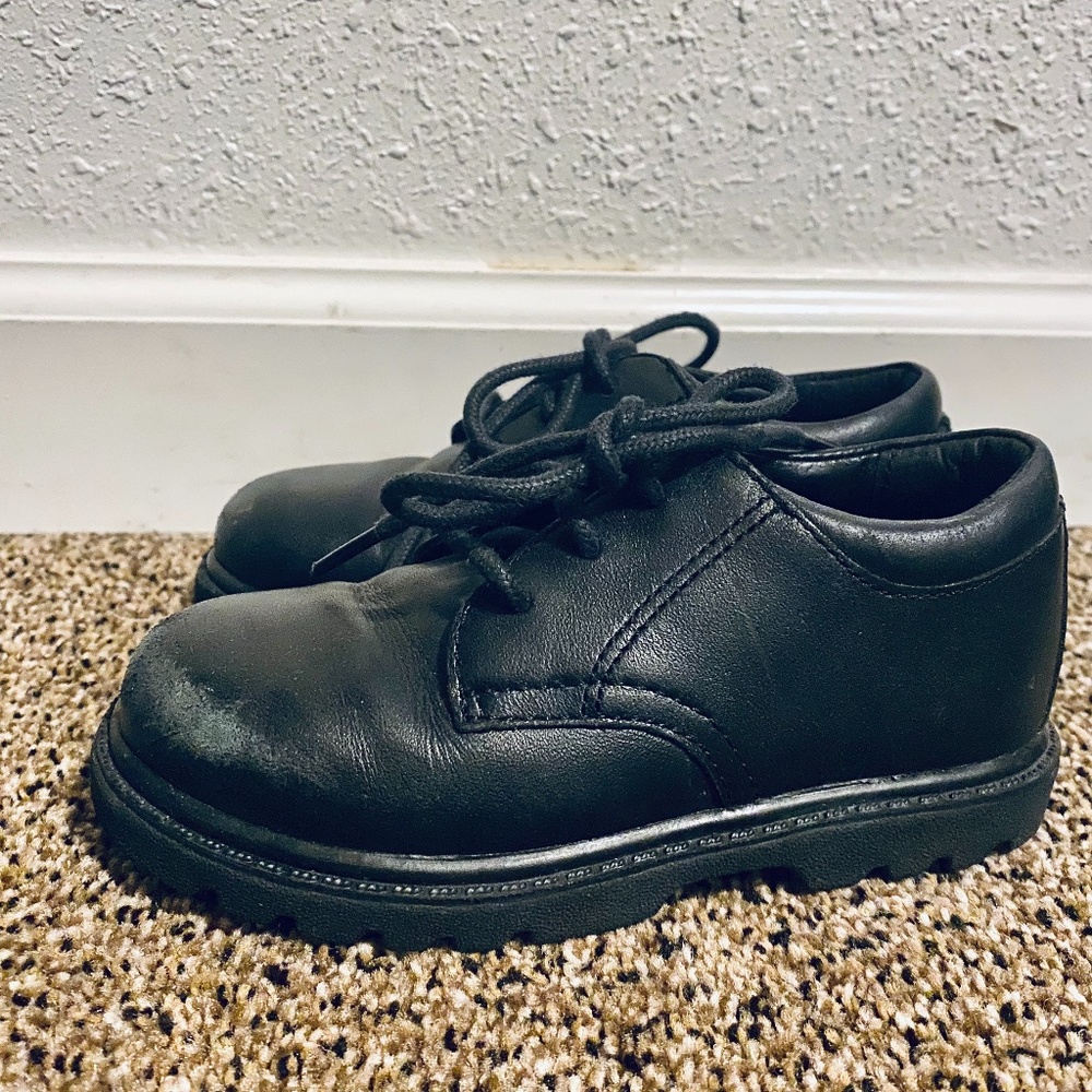 Dress shoes